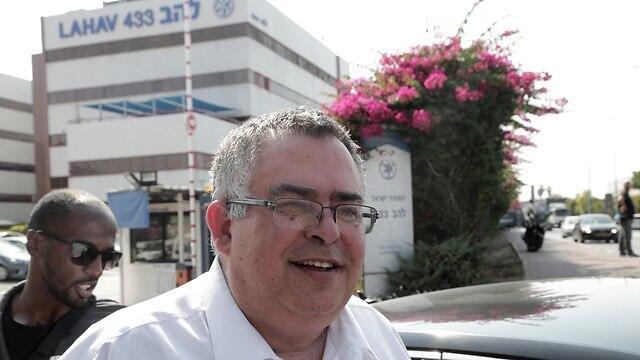 David Bitan outside the Lahav 443 headquarters (צילום: צביקה טישלר) David Bitan outside the Lahav 443 headquarters