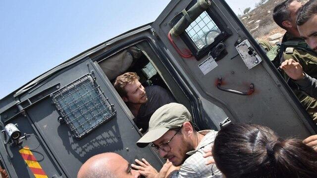 Breaking the Silence CEO Avner Gvaryahu detained by Border Police (צילום: "שוברים שתיקה") Breaking the Silence CEO Avner Gvaryahu detained by Border Police