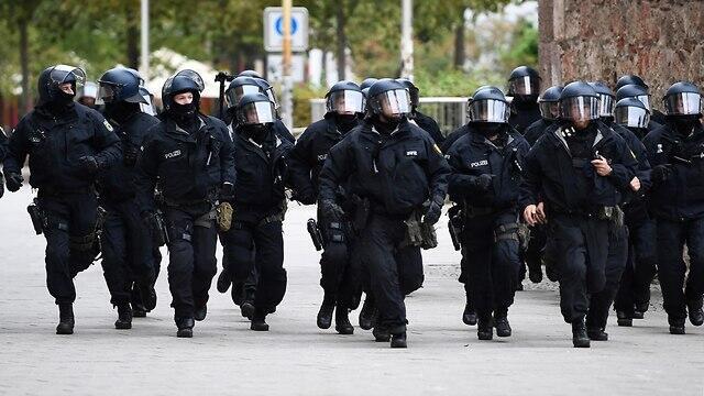 German police at the riot in Chemnitz (צילום: EPA) German police at the riot in Chemnitz