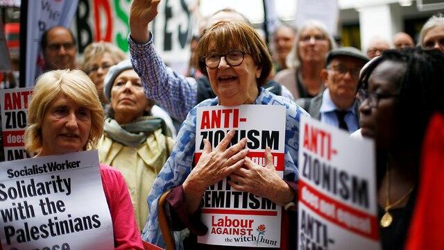 Anti-Israel protesters at a demonstration in support of Jeremy Corbyn in London (Photo: Reuters)