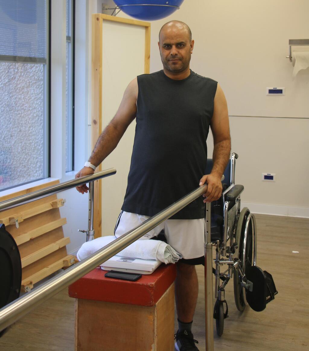 Талеб Аламор - первый пациент с новым протезом. Фото: больница "Левинштейн" (Талеб Аламор. Фото: пресс-служба больницы "Бейлинсон") Талеб Аламор - первый пациент с новым протезом. Фото: больница "Левинштейн"