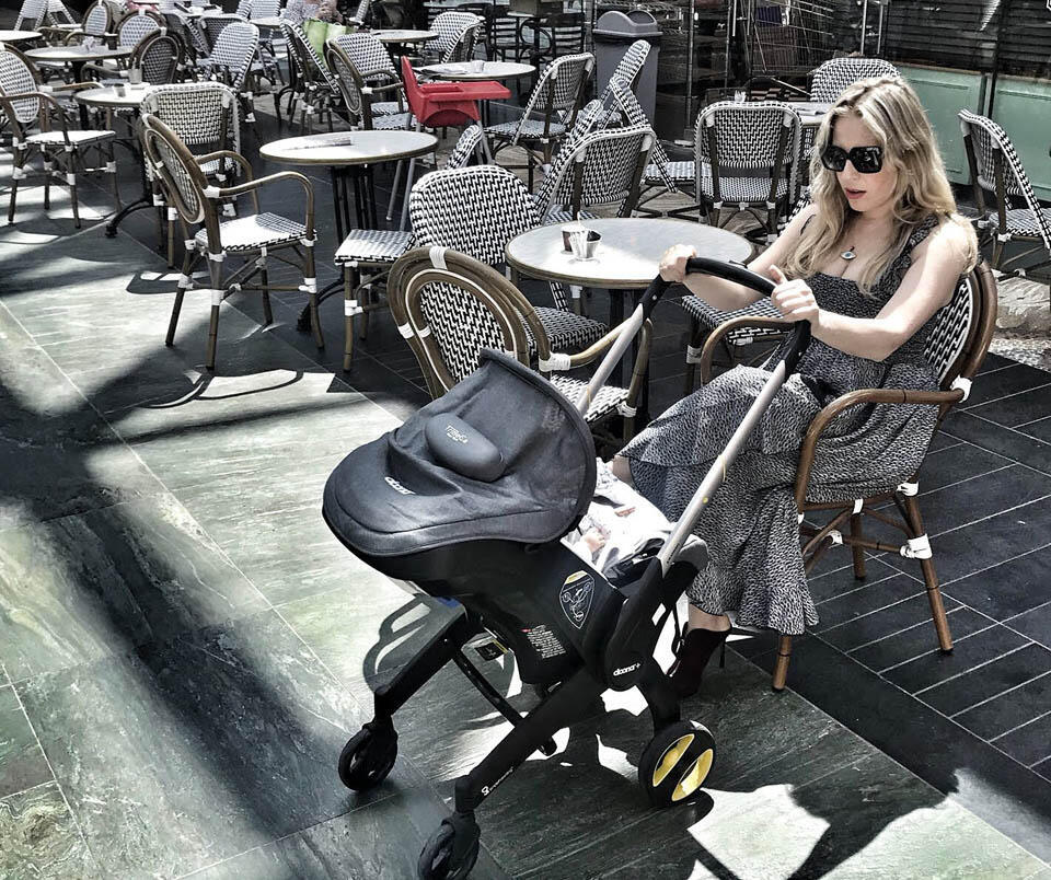 На прогулке с дочкой. Фото из семейного архива Михаль Портман (Фото: Михаль Портман) На прогулке с дочкой. Фото из семейного архива Михаль Портман