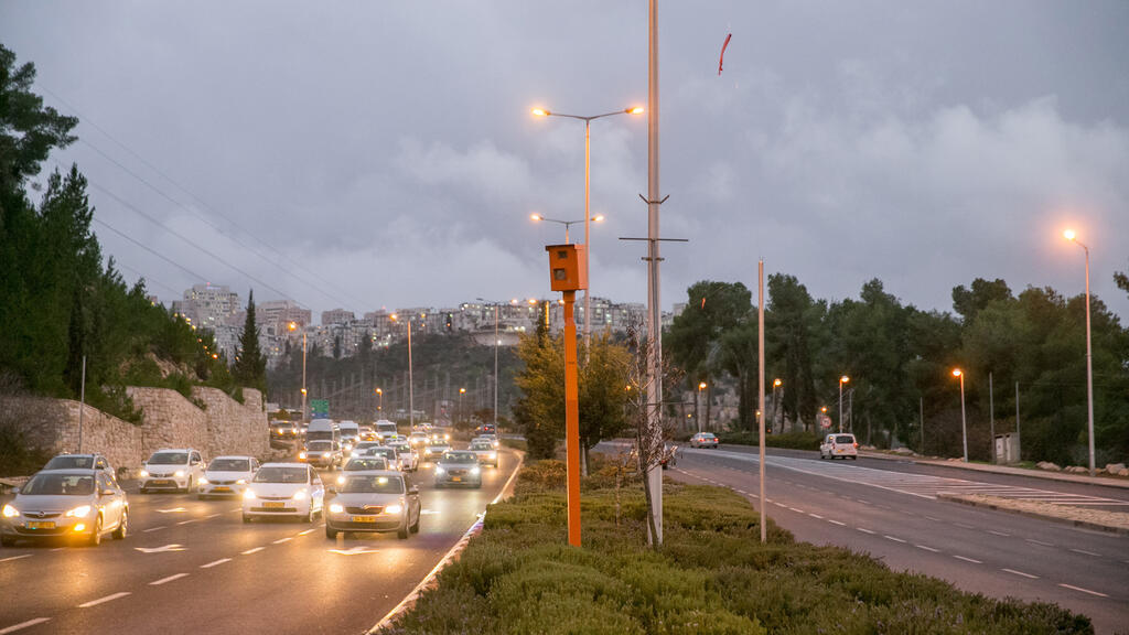 Speed camera at Ramot Junction, Jerusalem (Photo: Ohad Zwigenberg) ארכיון מצלמת מהירות צומת רמות ירושלים