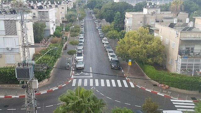 Дождь в Тель-Авиве. Фото: Саар Хес (צילום: סער הס) Дождь в Тель-Авиве. Фото: Саар Хес