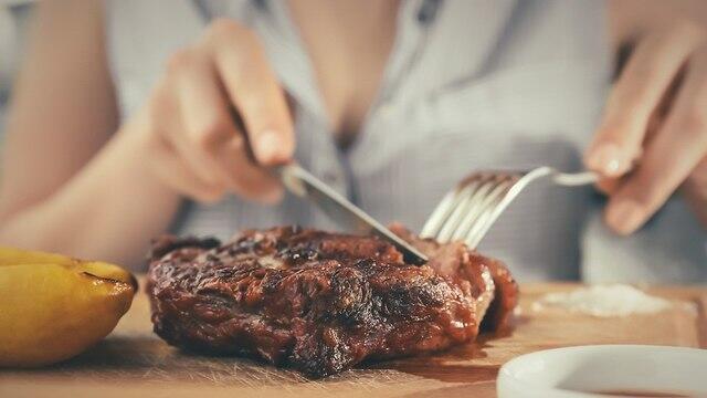 Стейк. Иллюстрация: shutterstock (צילום: shutterstock) Стейк. Иллюстрация: shutterstock