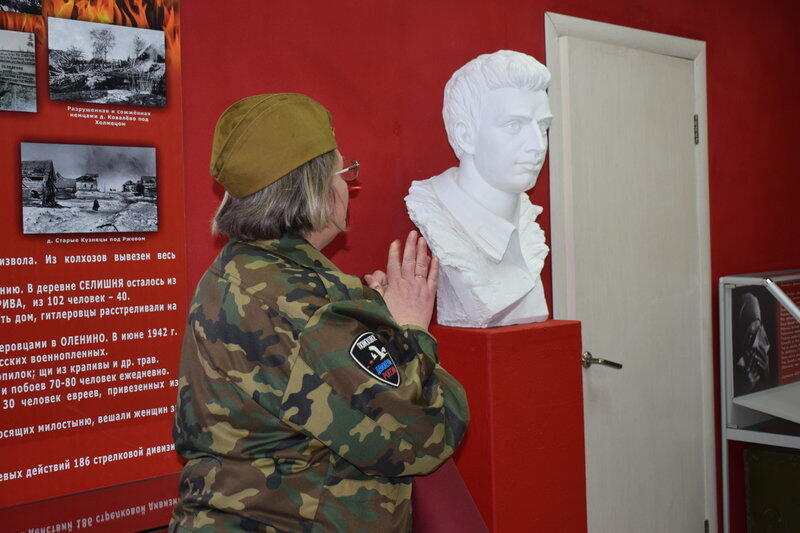 Уголок Левина в школьном музее. Фото: Оксана Бойкова