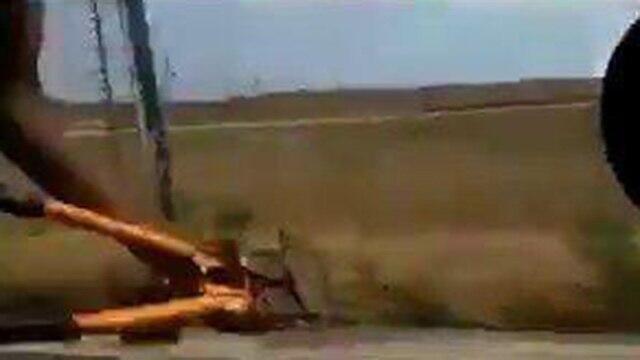 Кусачки. Кадр из видеоролика о прорыве границы