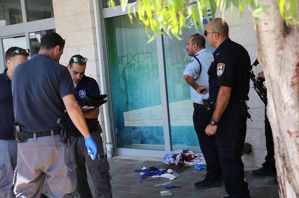 Полиция на месте происшествия. Фото: Алекс Коломойский (צילום: אלכס קולומויסקי) Полиция на месте происшествия. Фото: Алекс Коломойский