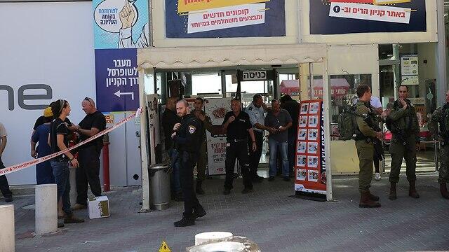 Место теракта. Фото: Алекс Коломойский (צילום: אלכס קולומויסקי) Место теракта. Фото: Алекс Коломойский