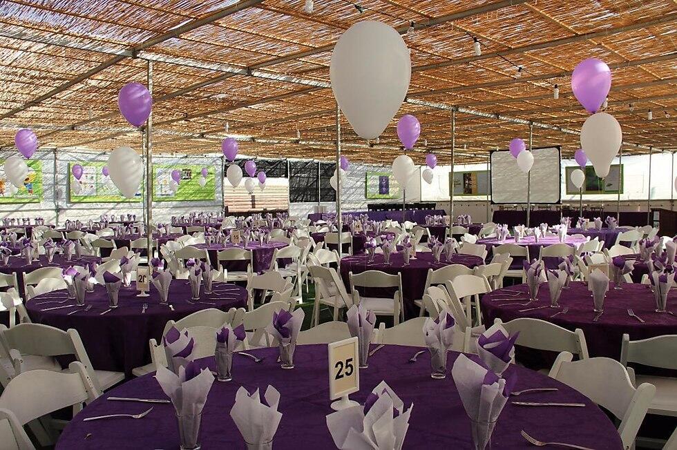 Гигантская сукка в Нетании, построена активистами движения "Эмуна"