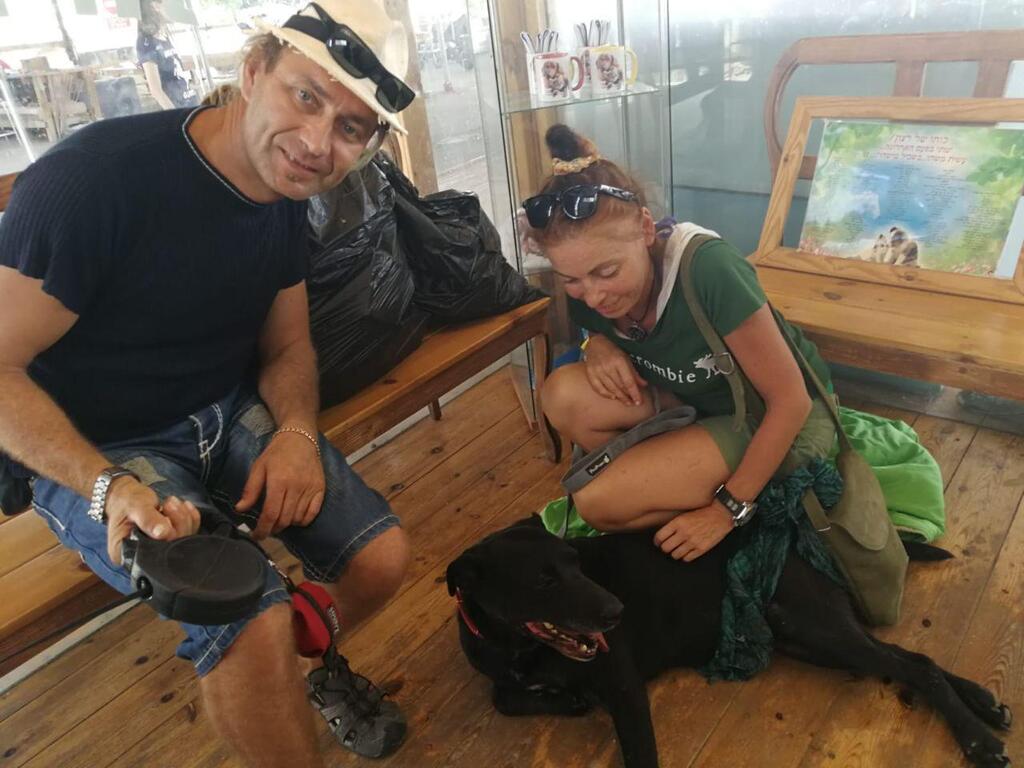 Наташа и Павел с Пепси в приюте. Фото: "Тну ле-хайот лихъот" (Фото из личного архива) Наташа и Павел с Пепси в приюте. Фото: "Тну ле-хайот лихъот"