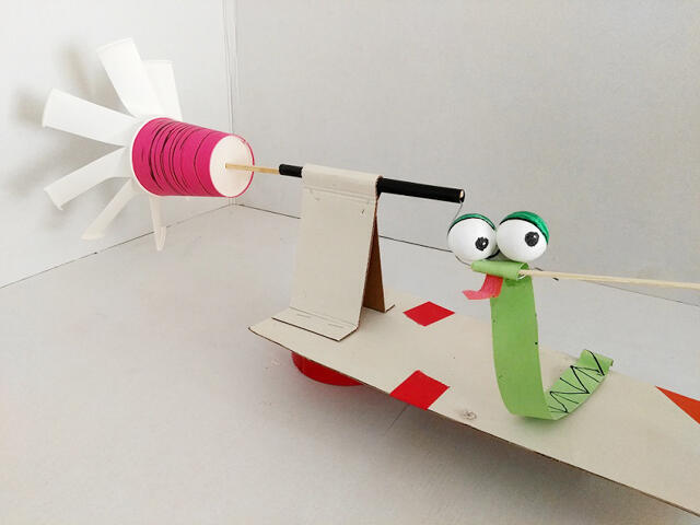 Нехитрый механизм, который сможет собрать любой юный мастер. Фото: Нога Эрезnullnull Нехитрый механизм, который сможет собрать любой юный мастер. Фото: Нога Эрез