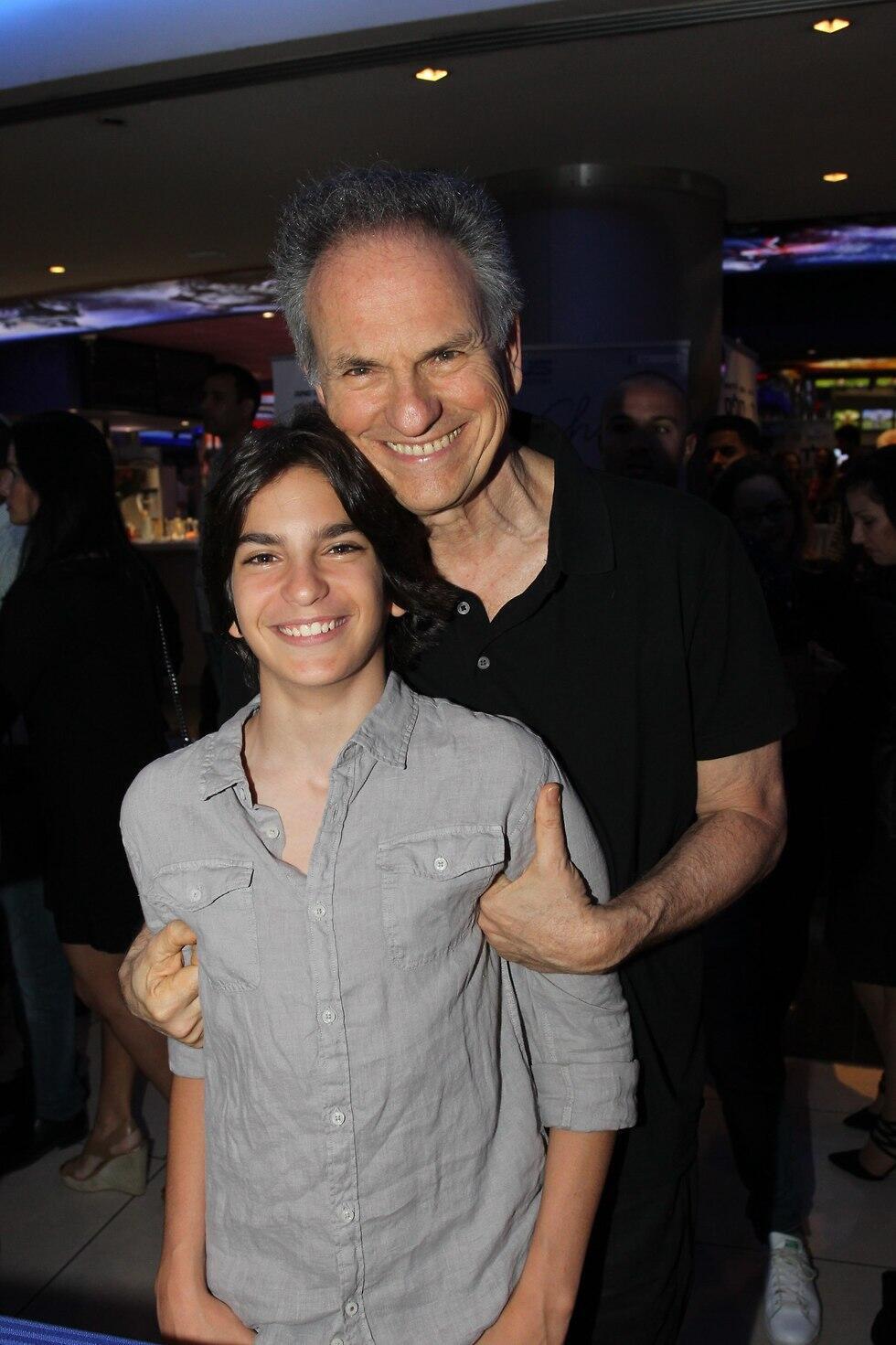 Ари Нешер с отцом. Фото: Рафи Делуя