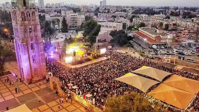 Фестиваль в Рамле. Фото: "Шмулик ве-Синай цаламим" (צילום: שמוליק וסיני צלמים) Фестиваль в Рамле. Фото: "Шмулик ве-Синай цаламим"