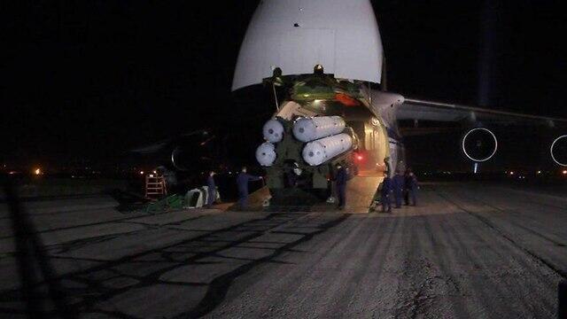 Выгрузка С-300 в Сирии