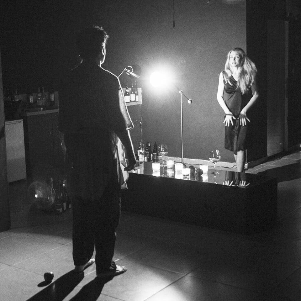 Сцена из спектакля "История медведей панда, рассказанная саксофонистом, у которого есть подружка во Франкфурте". Фото: Ольга Дубова