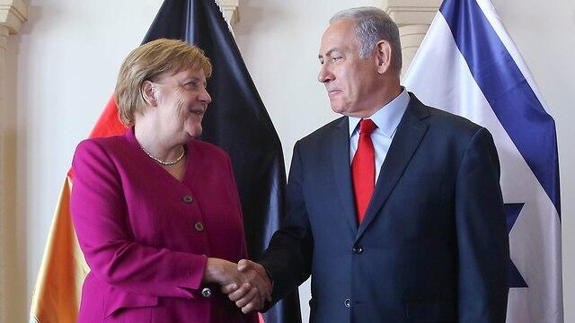 Angela Merkel and Benjamin Netanyahu in Jerusalem (Photo: AP) (צילום: AP) Angela Merkel and Benjamin Netanyahu in Jerusalem (Photo: AP)