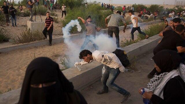 Palestinian protests near the Erez border crossing