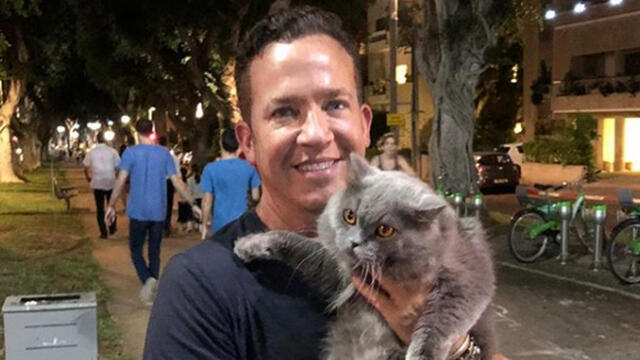 Кот Серж и Гай Пинес. Фото из Instagram (מתוך עמוד האינסטגרם) Кот Серж и Гай Пинес. Фото из Instagram