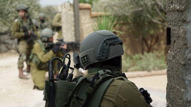 Бойцы ЦАХАЛа у дома террориста в деревне Шуэйки. Фото: прес-служба ЦАХАЛа