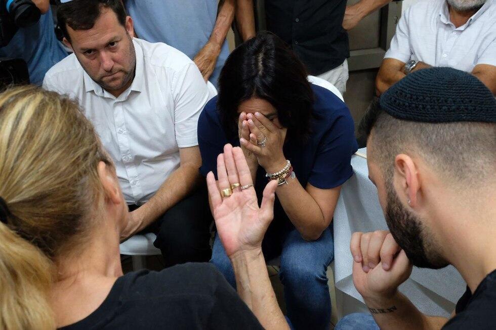 Miri Regev paying a condolence visit to Kim's family 