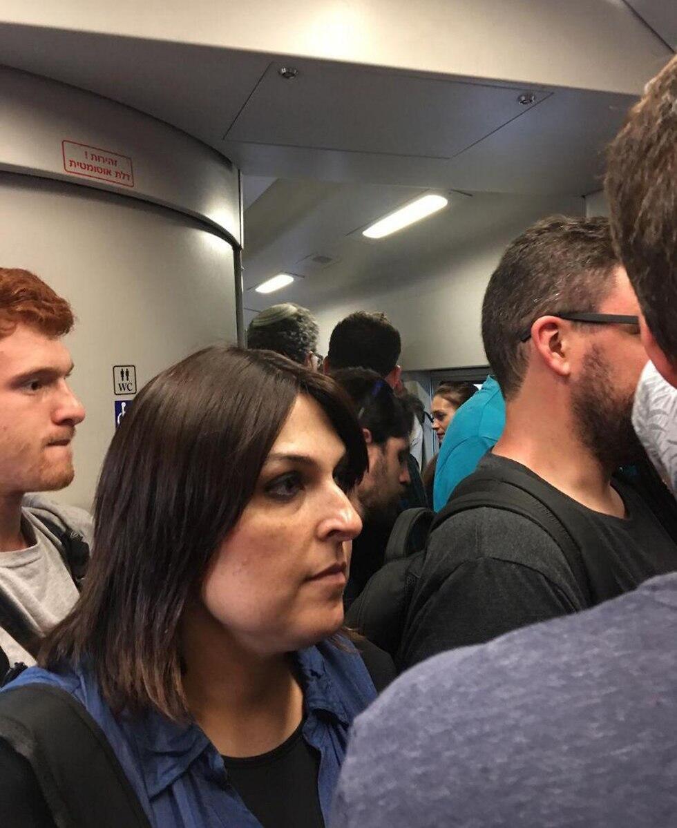 В поезде Тель-Авив - Нагария