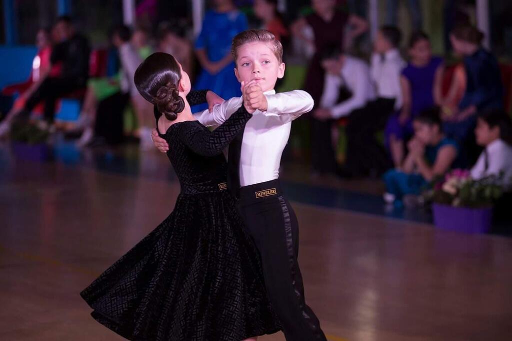 Кристиан на турнире по бальным танцам. Фото: из семейного архива