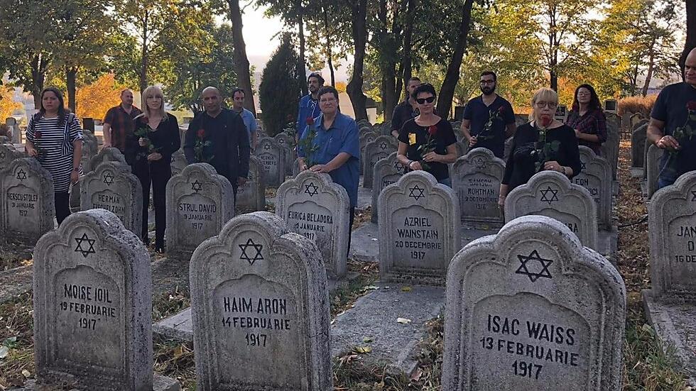 בבית הקברות ביאשי נטבחו 15 אלף יהודים מיאשי ושם החל הפתרון הסופי של יהודי רומניה