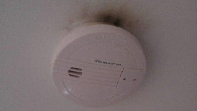 Сгоревший детектор дыма