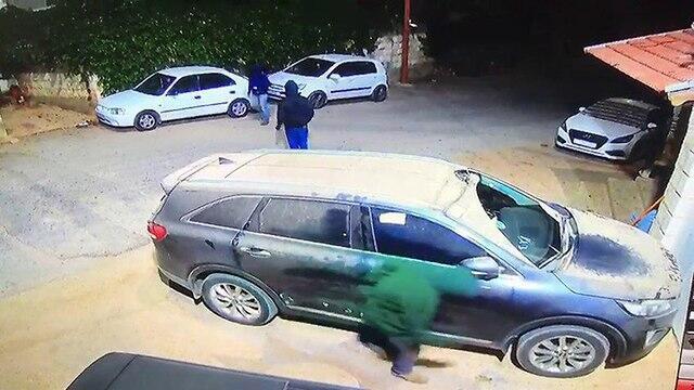 File Photo: price tag suspects caught on camera (צילום: יש דין) File Photo: price tag suspects caught on camera