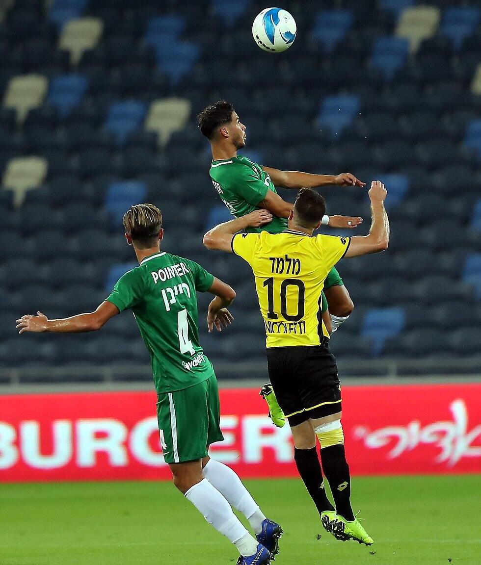 Хайфа против Нетании. Фото: Гиль Нeхyштан (צילום: גיל נחושתן) Хайфа против Нетании. Фото: Гиль Нeхyштан