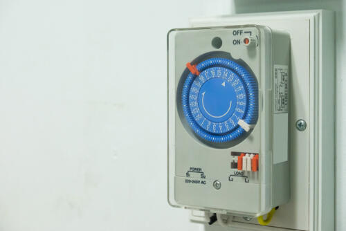 Автореле с таймером позволит бойлеру включаться автоматически. Фото: shutterstock (Фото: shutterstock) Автореле с таймером позволит бойлеру включаться автоматически. Фото: shutterstock