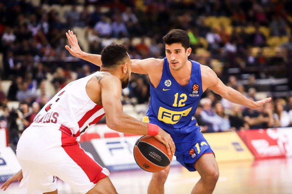 "Маккаби" против "Олимпиакоса". Фото: ЕРА (צילום: EPA) "Маккаби" против "Олимпиакоса". Фото: ЕРА