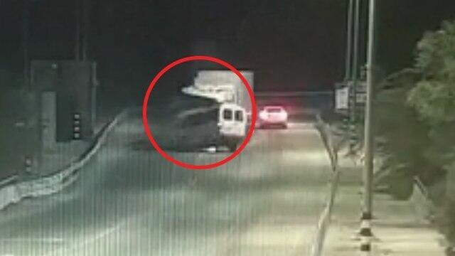 Авария на шоссе 90: минибус столкнулся с грузовиком, 6 жертвnullnull Авария на шоссе 90: минибус столкнулся с грузовиком, 6 жертв