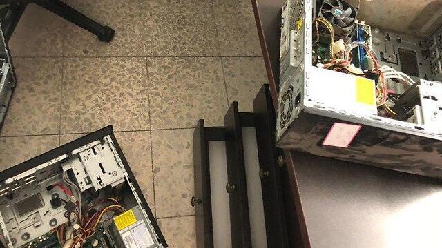 Обыск в офисе палестинского "губернатора"nullnull Обыск в офисе палестинского "губернатора"