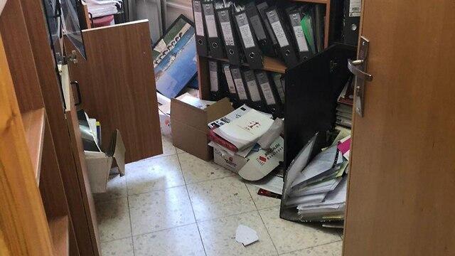 Обыск в офисе палестинского "губернатора"nullnull Обыск в офисе палестинского "губернатора"