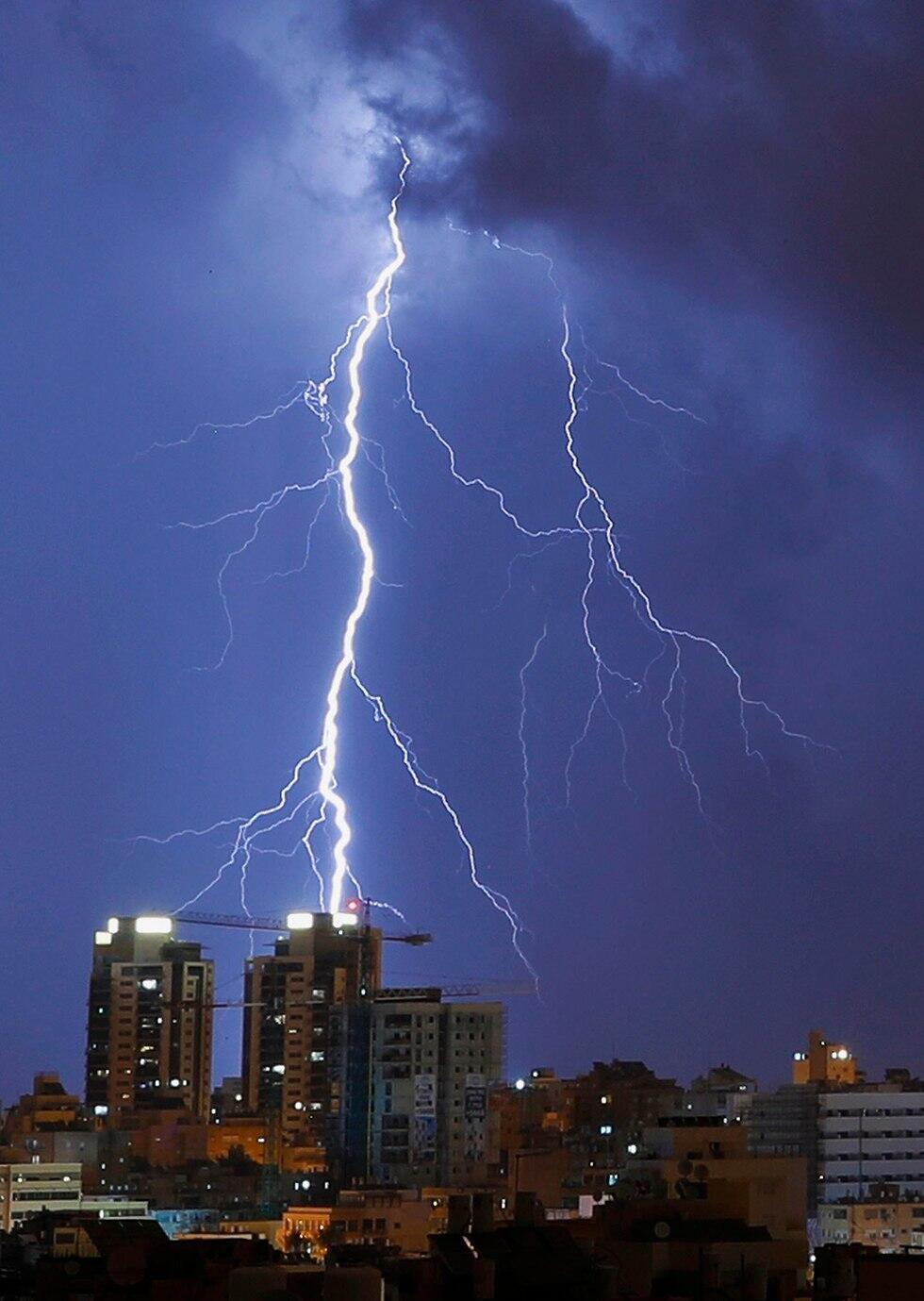 Гроза в Нетании. Фото: AFP 