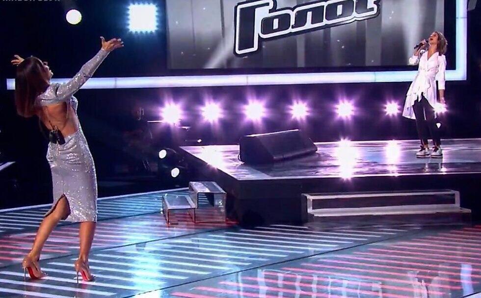 Катя Короткова и Ани Лорак. Фото: "Голос", Россия ("דה ווייס" רוסיה) Катя Короткова и Ани Лорак. Фото: "Голос", Россия