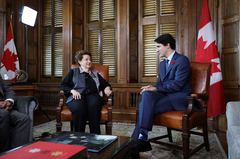Canadian Prime Minister Trudeau meets with Ana Maria Gordon, the only surviving Canadian passenger aboard the St. Louis (רויטרס) Canadian Prime Minister Trudeau meets with Ana Maria Gordon, the only surviving Canadian passenger aboard the St. Louis