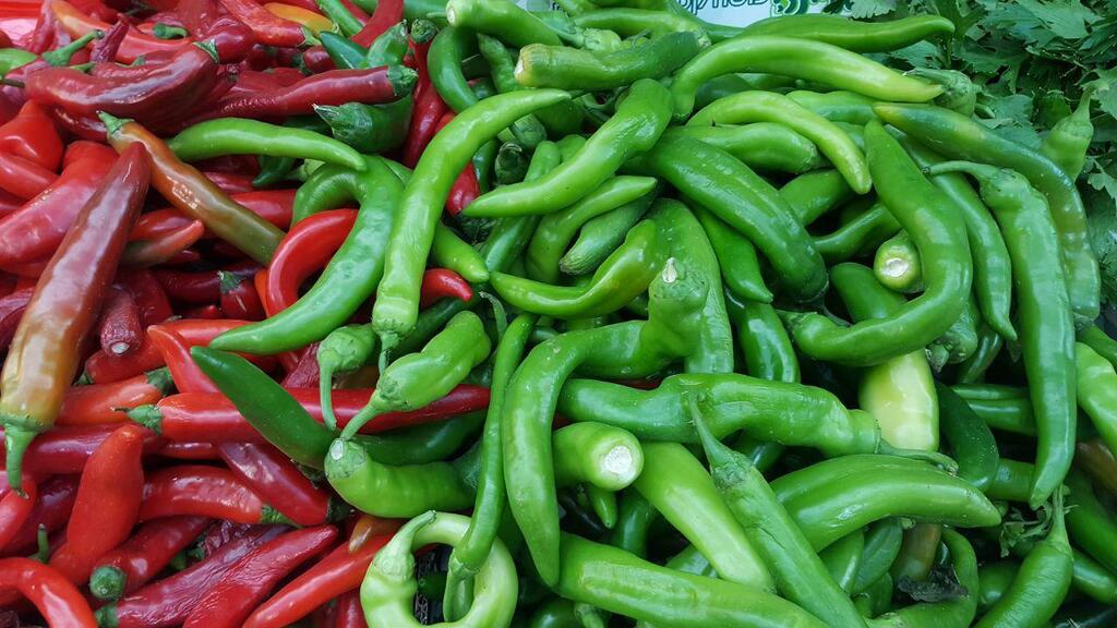 Трудно представить израильскую кухню без острых перчиков