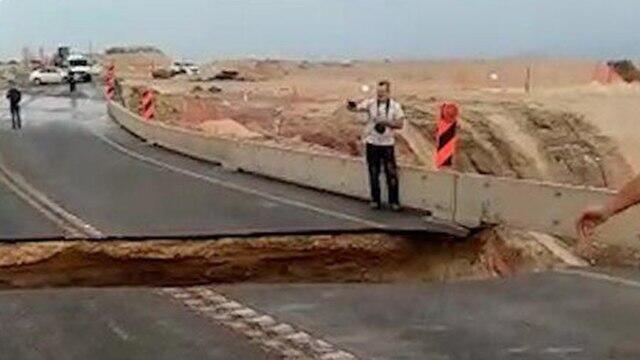 Закрытый участок дороги. Фото: пресс-служба полиции (צילום: דוברות המשטרה) Закрытый участок дороги. Фото: пресс-служба полиции
