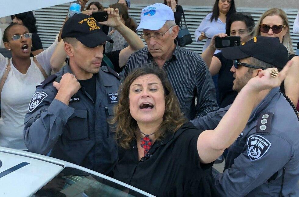 Inbal Hermoni, head of the Social Workers Union, arrested at the Tel Aviv protests on Monday.nullnull Inbal Hermoni, head of the Social Workers Union, arrested at the Tel Aviv protests on Monday.