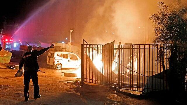 Пожар после разрыва ракеты в Сдероте. Фото:AFP