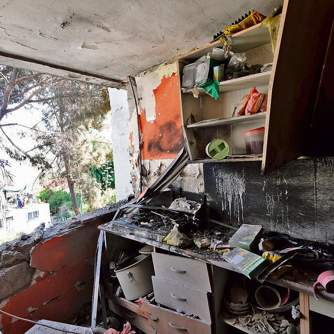 Разрушенная ракетой квартира. Фото: Шауль Голанnullnull Разрушенная ракетой квартира. Фото: Шауль Голан