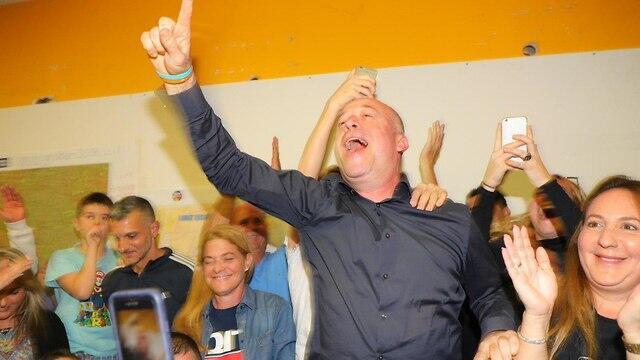 Aviram Gruber celebrates in Ramat HaSharon (צילום: דנה קופל) Aviram Gruber celebrates in Ramat HaSharon