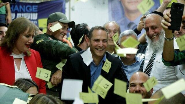 Raz Kinstlich celebrates in Rishon LeZion (צילום: עמית שעל) Raz Kinstlich celebrates in Rishon LeZion