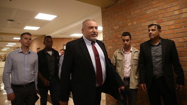 Lieberman arrives at the special Yisrael Beytenu faction meeting
