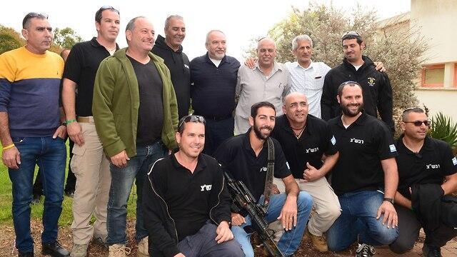 Снимок с участниками встречи. Фото: Герцль Йосеф