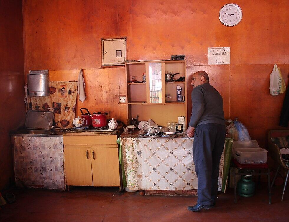 The Cafe in Qirmizi (צילום: יואב קרן) The Cafe in Qirmizi