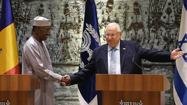 Chadian President Idriss Deby (L) and President Reuven Rivlin (צילום: עמית שאבי) Chadian President Idriss Deby (L) and President Reuven Rivlin
